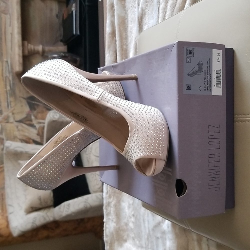 Jennifer Lopez Size 7.5 Bling Heels